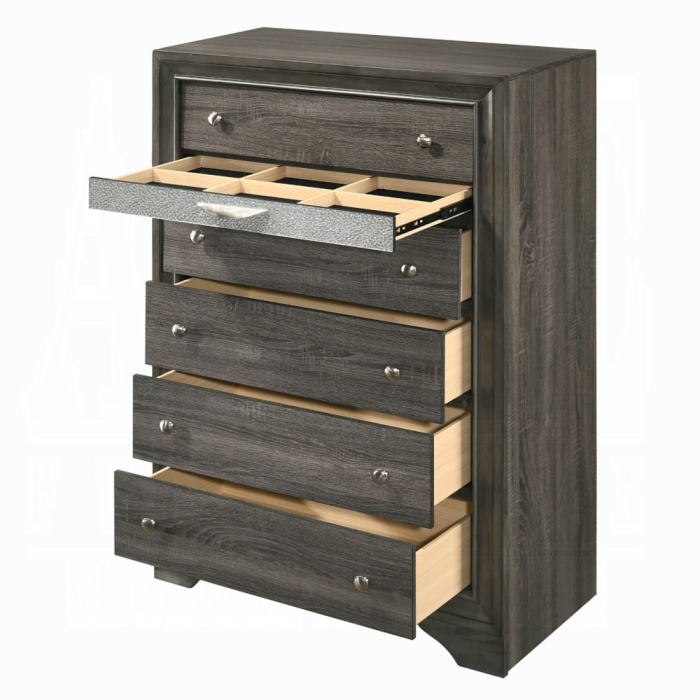 Naima Chest