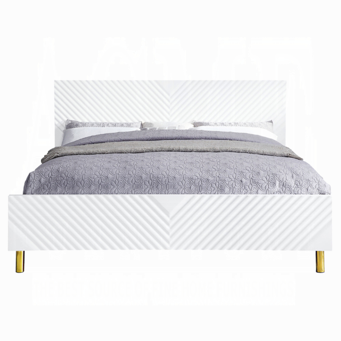 Gaines EK Bed