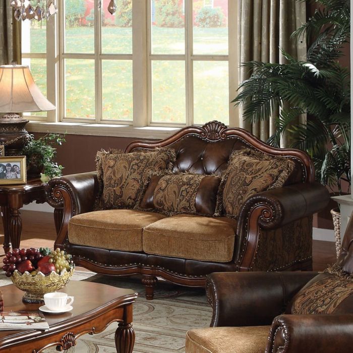 Dreena Loveseat W/3 Pillows