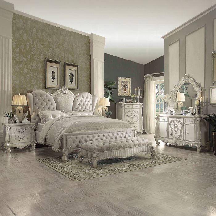 Versailles Chest