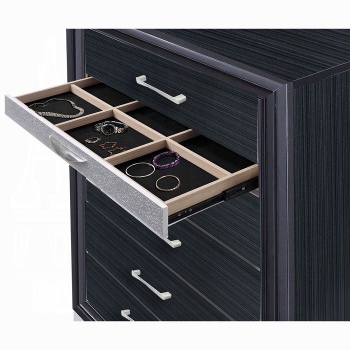Naima Dresser