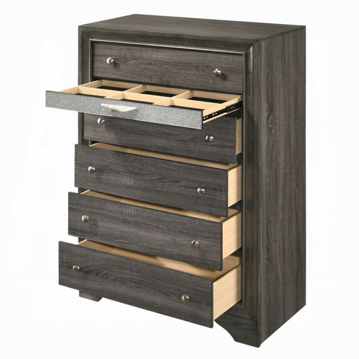 Naima Chest
