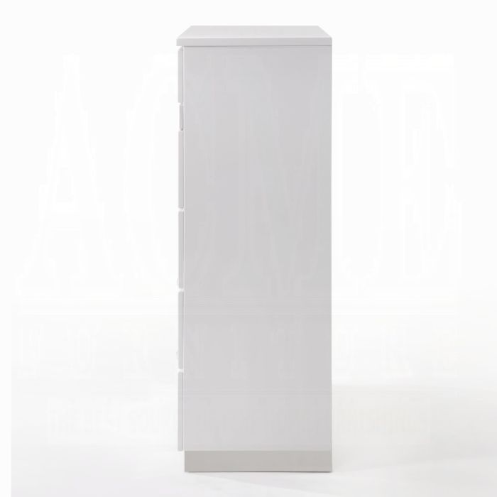 Naima II Chest
