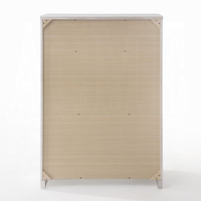 Naima II Chest