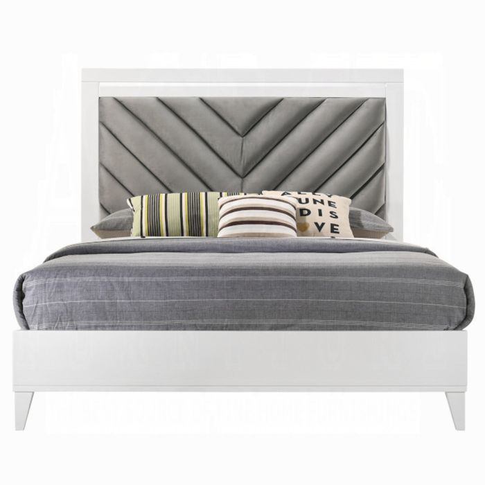 Chelsie Queen Bed