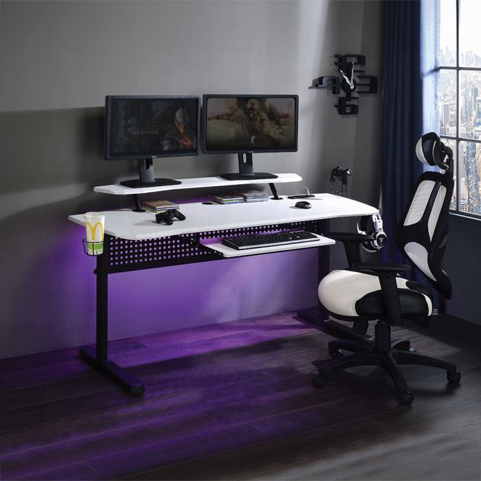 Vildre Gaming Desk W/USB