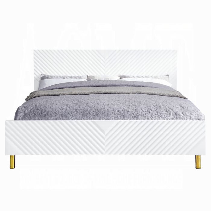 Gaines EK Bed