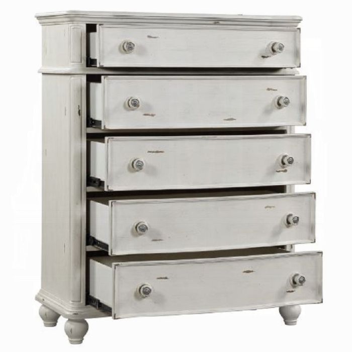 Jaqueline Chest