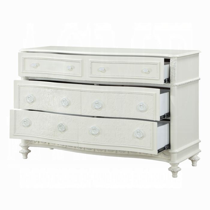 Dorothy Dresser