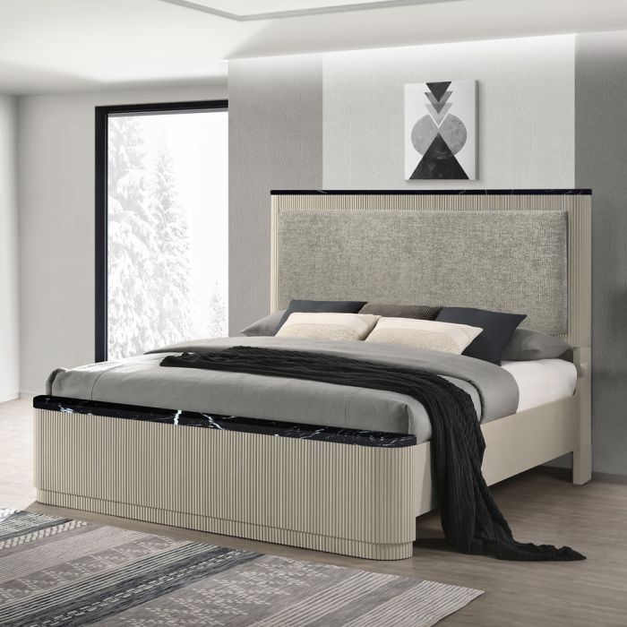 Travonte Eastern King Bed 