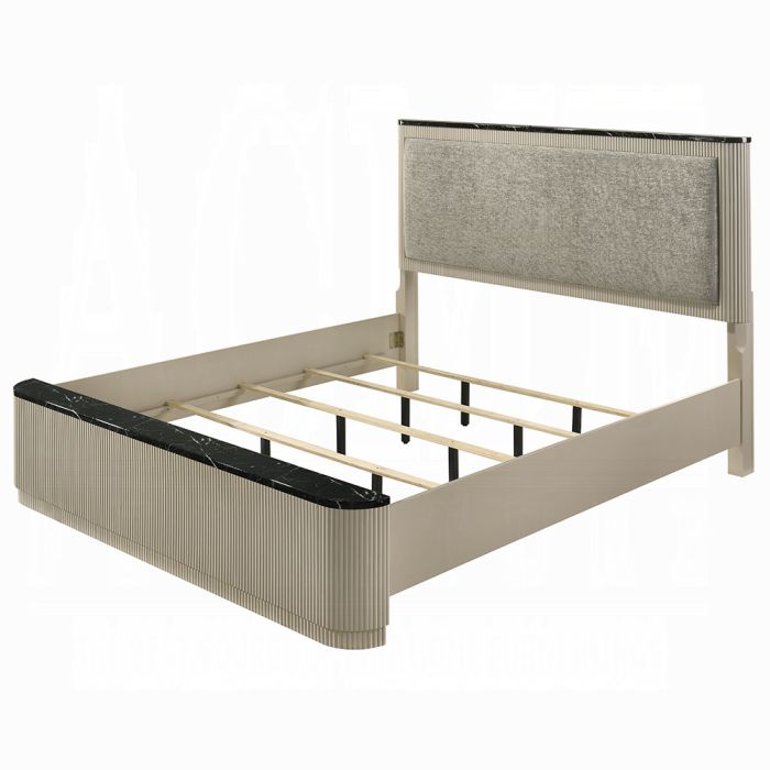Travonte Queen Bed
