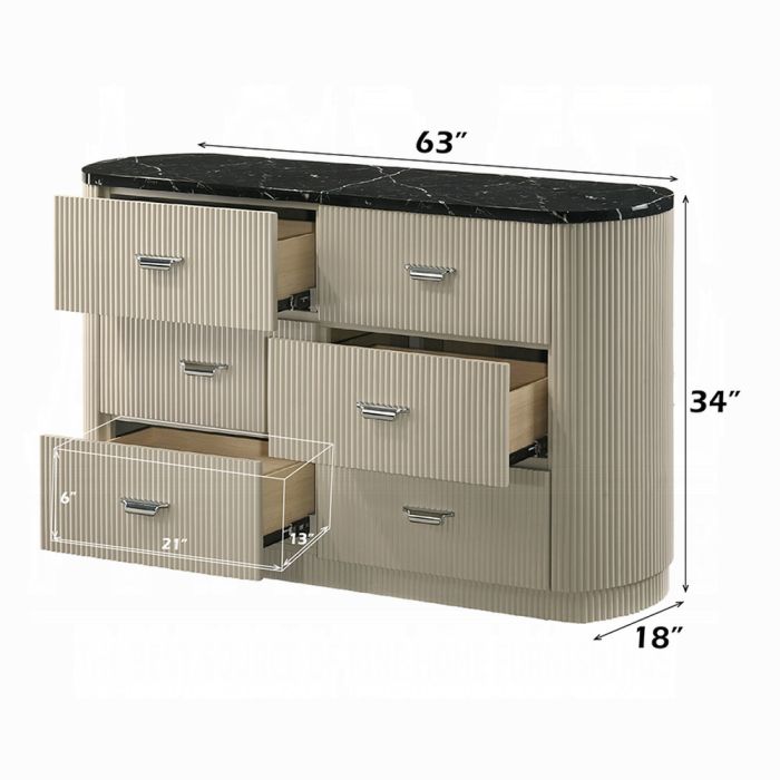 Travonte Dresser