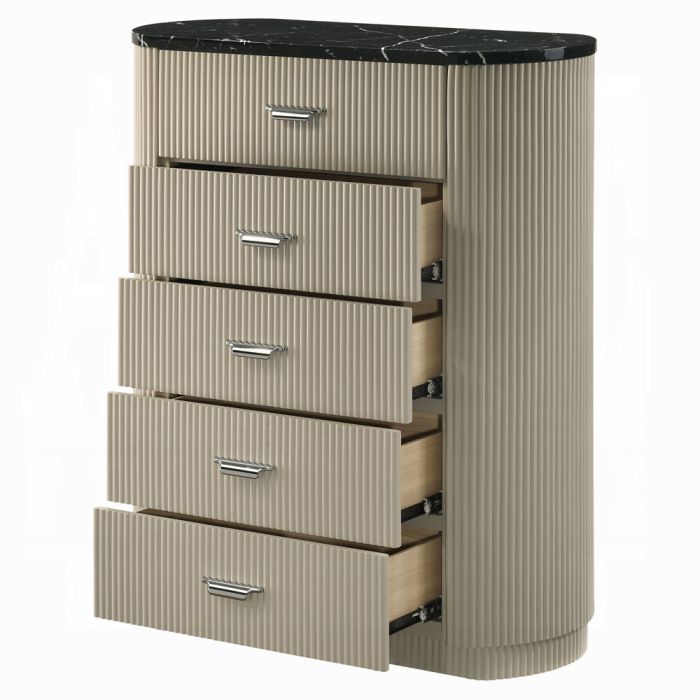 Travonte Chest