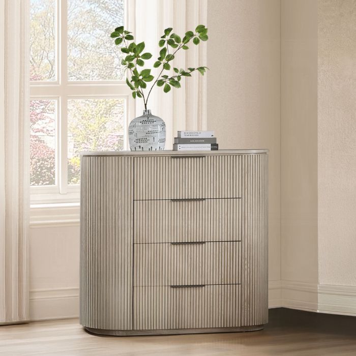 Leanna Chest