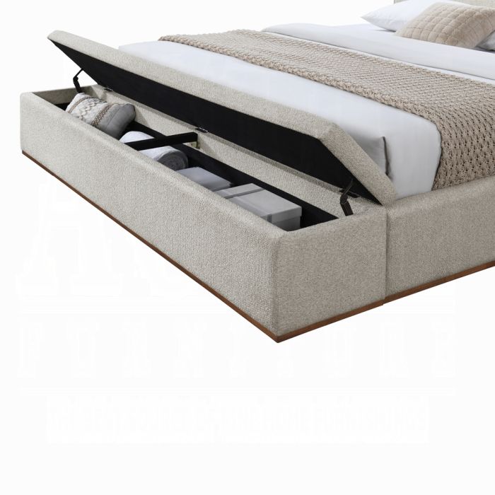 Boxter Eastern King Bed w/Storage