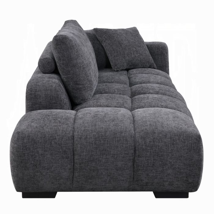 Chosen Sectional Sofa w/6 Pillows