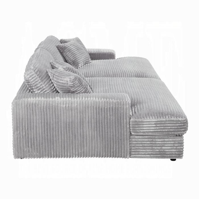 Hilde Sectional Sofa w/4 Pillows