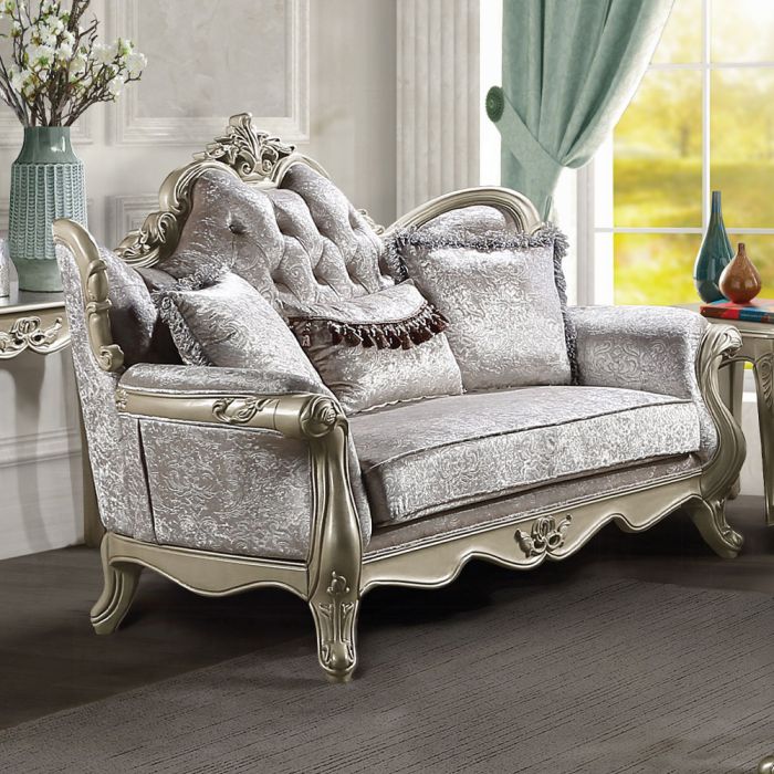Libertee Loveseat w/3 Pillows