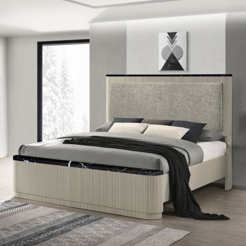 Travonte Eastern King Bed 