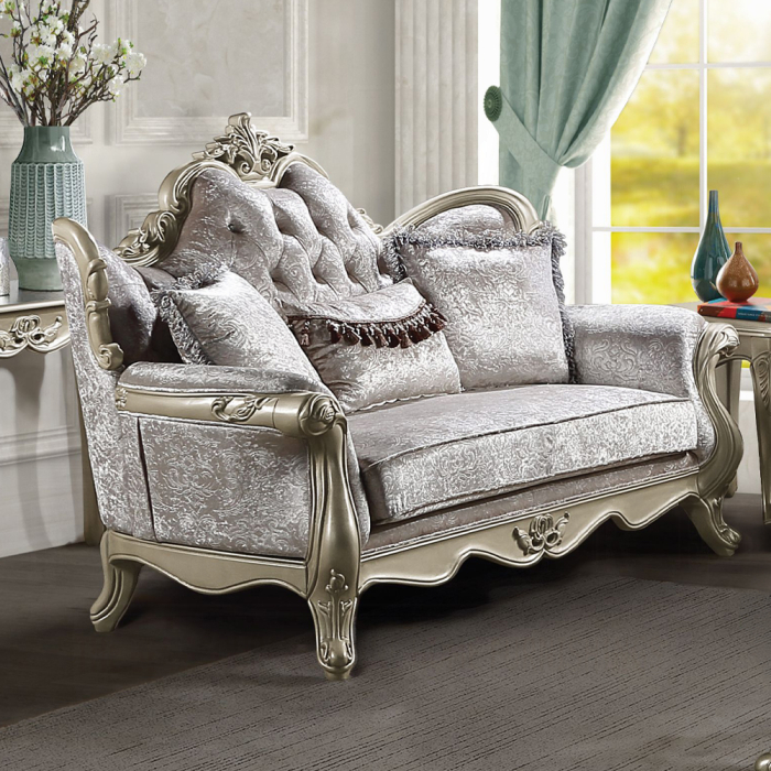 Libertee Loveseat w/3 Pillows